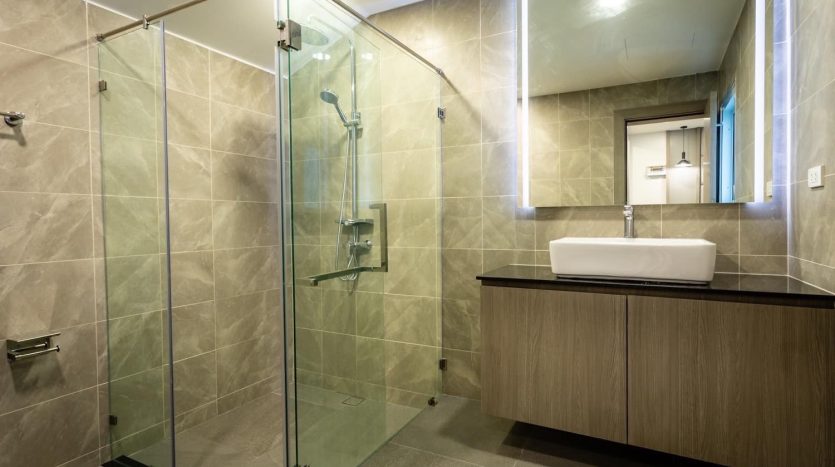 4 Br House For Sale in Pattaya – Fully Furnished, Fully Renovated with Guest House