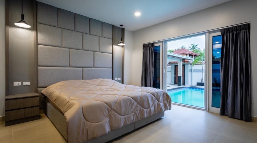 4 Br House For Sale in Pattaya – Fully Furnished, Fully Renovated with Guest House
