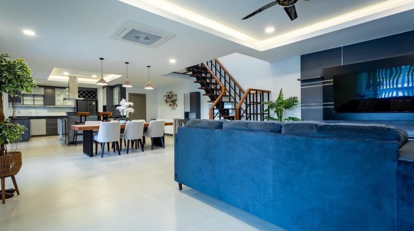 4 Br House For Sale in Pattaya – Fully Furnished, Fully Renovated with Guest House