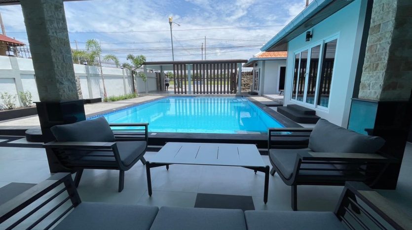 4 Br House For Sale in Pattaya – Fully Furnished, Fully Renovated with Guest House