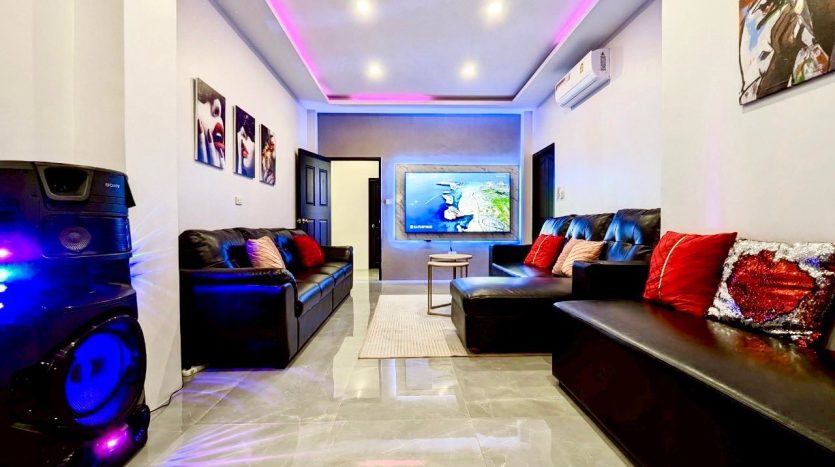 Stunning Luxury Pool Villa For Sale in Soi Khaotalo Pattaya – 7 Br Fully Furnished