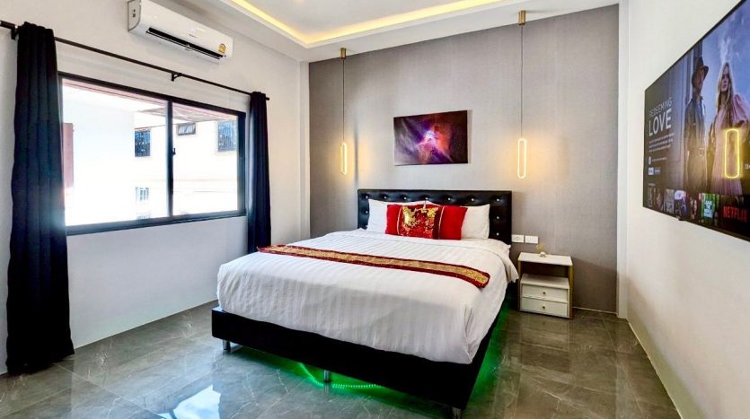 Stunning Luxury Pool Villa For Sale in Soi Khaotalo Pattaya – 7 Br Fully Furnished