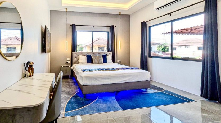 Stunning Luxury Pool Villa For Sale in Soi Khaotalo Pattaya – 7 Br Fully Furnished