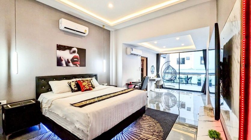 Stunning Luxury Pool Villa For Sale in Soi Khaotalo Pattaya – 7 Br Fully Furnished