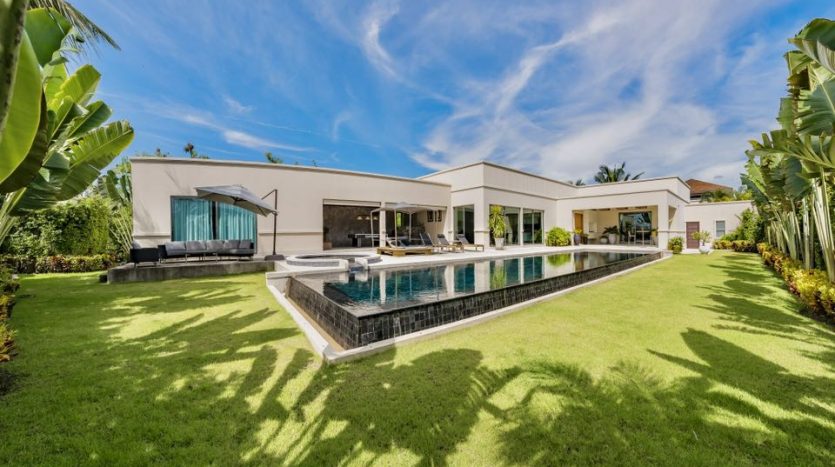 Mabprachan Lake Pattaya Luxury 4 Br Pool Villa For Sale – Surrounded by Nature